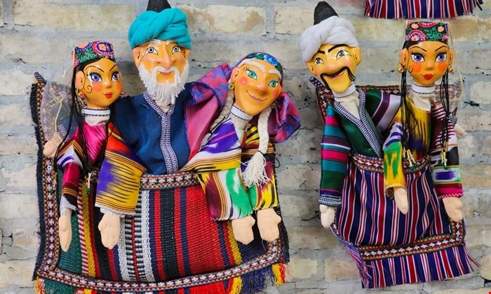 عروسک‌های ازبکی: بازتابی از تاریخ و هنر مردمی